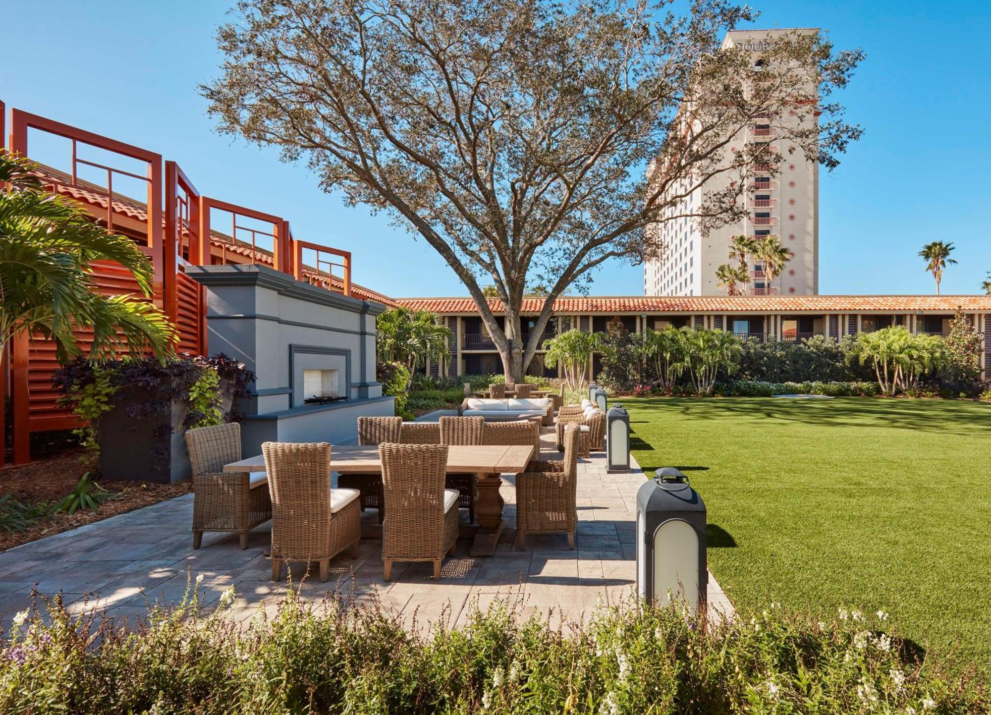 Doubletree By Hilton Hotel Orlando At Seaworld Williamsburg Eksteriør bilde